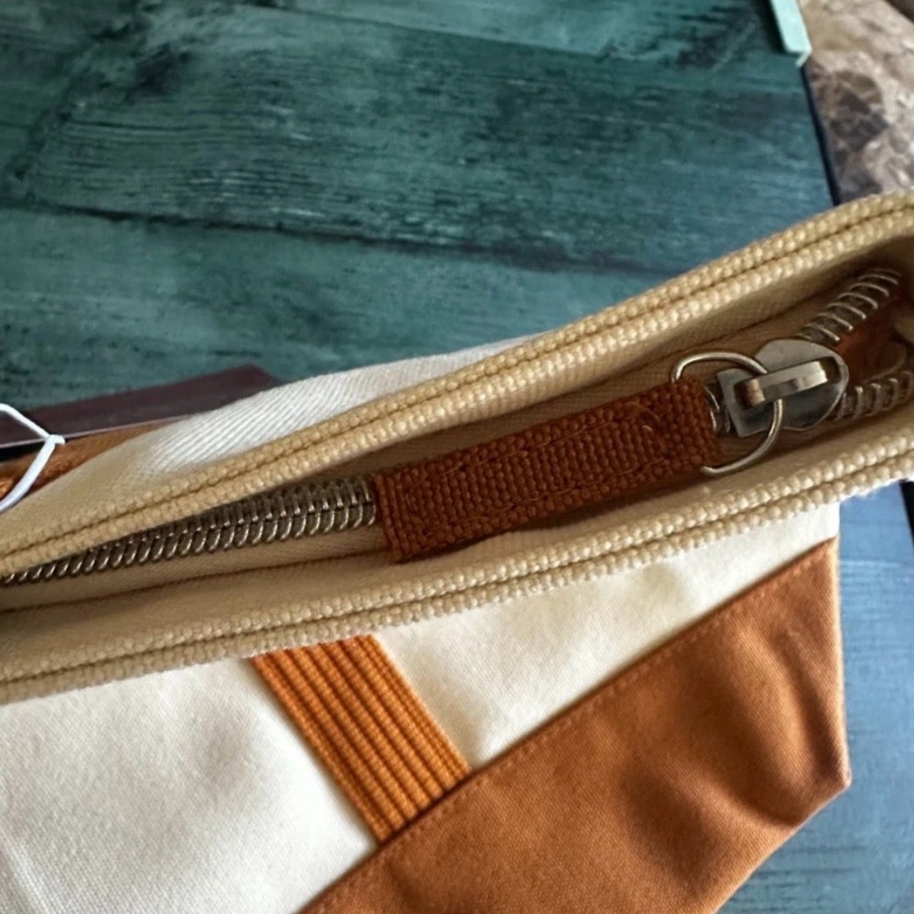 Ralph Lauren Canvas Tote in Ivory with Tan Trim - Picture 3 of 3